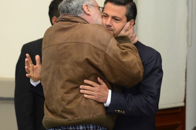 Peña Nieto y Javier Sicilia. Foto: Internet